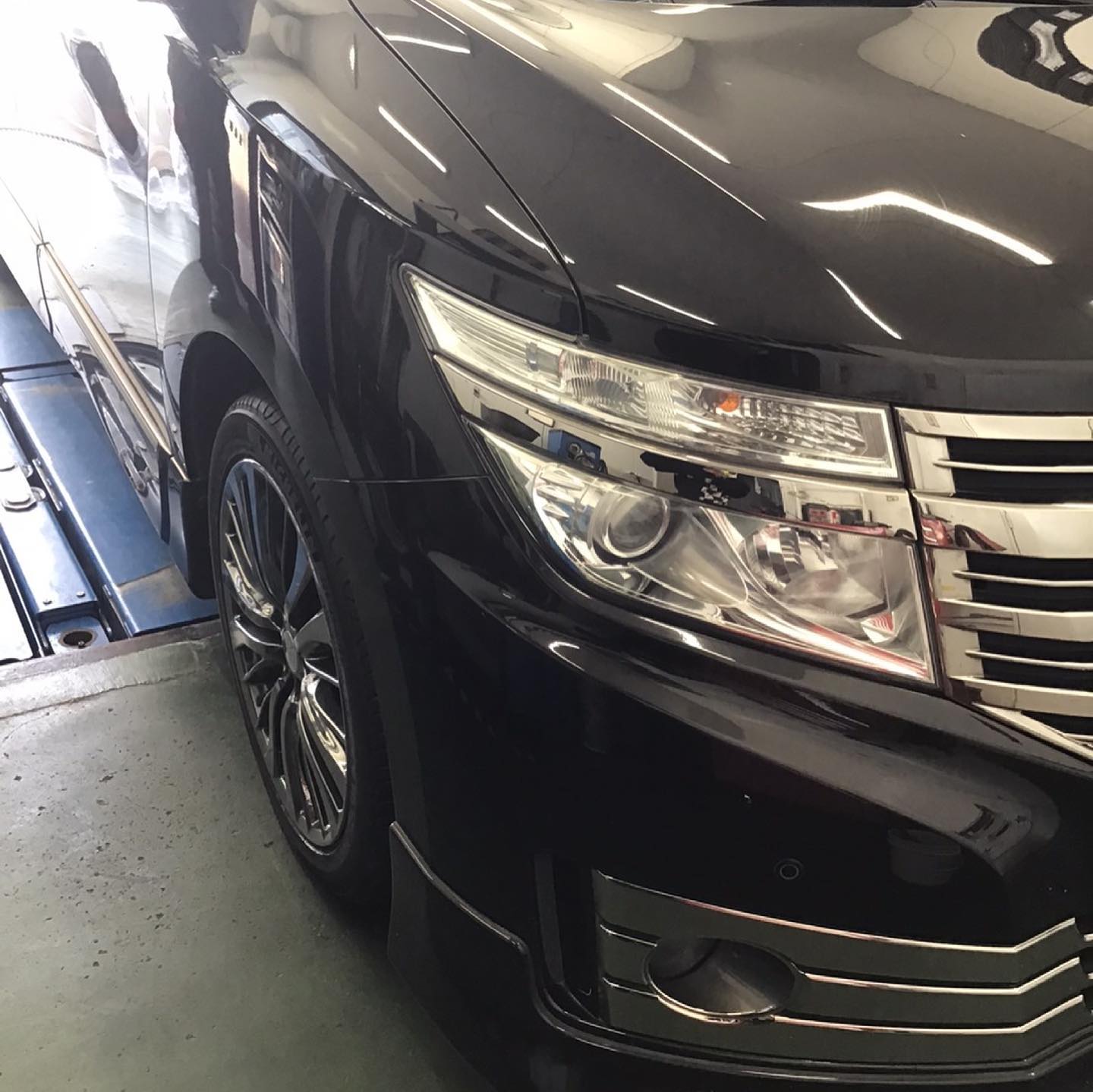 三重県津市、タイヤ持ち込み交換 出光 津市久居インター店  日産  エルグランド  245/45R19 4本 11000円