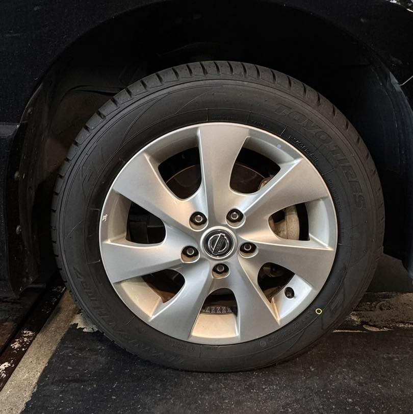 持ち込みタイヤ交換　グリピット　四日市セルフ川島店です！！