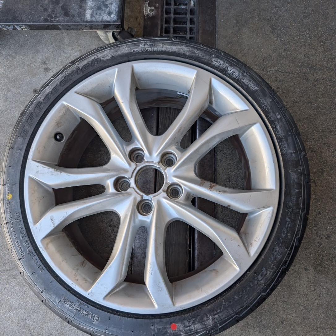 広島県広島市、【出島SS】持ち込みタイヤ交換グリピット加盟店です!!